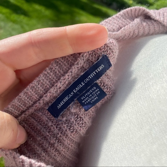 ❌sold mercari❌ American eagle mauve sweater embroidered flowers sleeves V neck - Picture 7 of 9